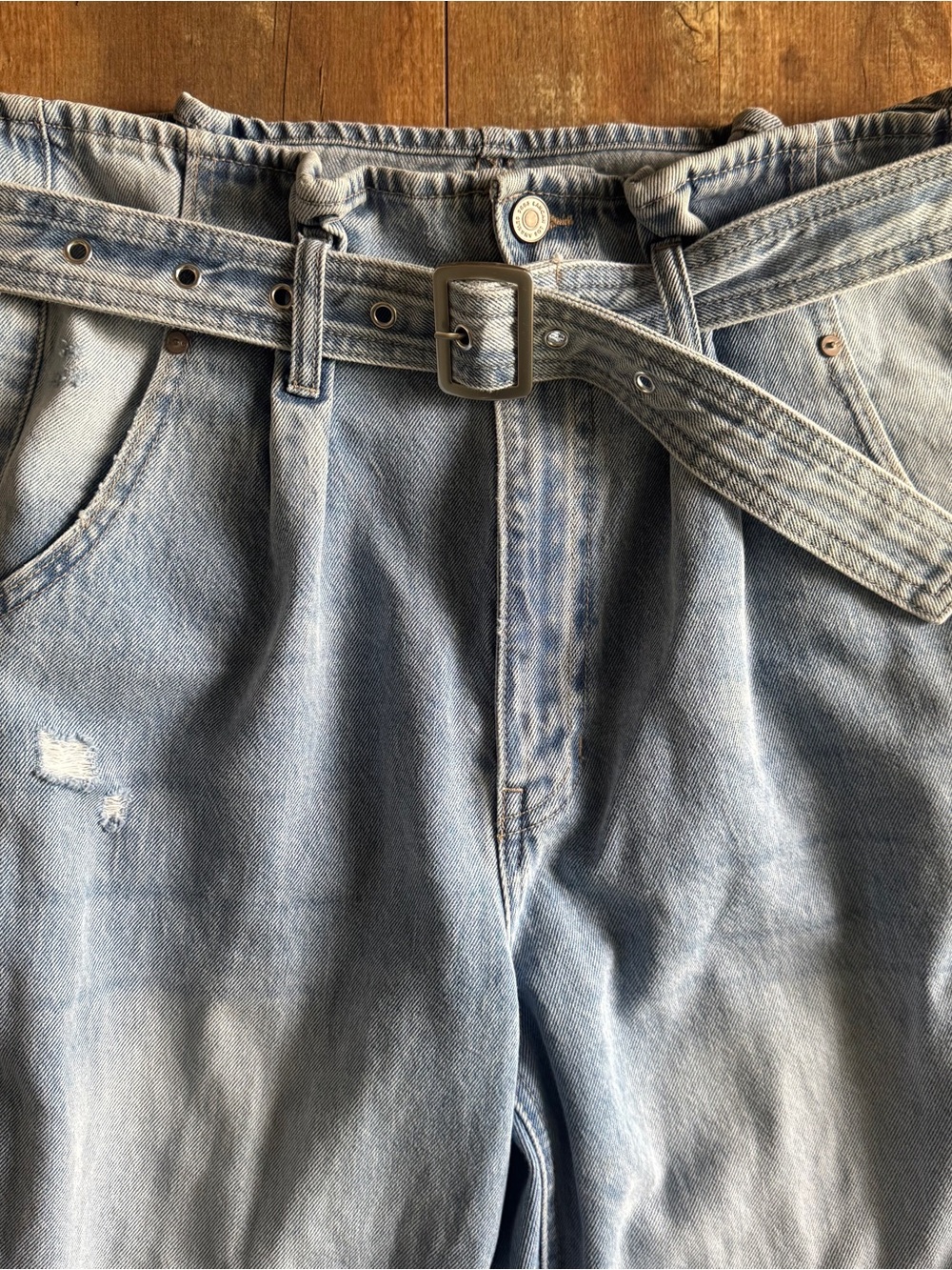 KanCan Ilena Ultra High Rise Mom Belted Medium Wash Jean Size 9/28 - Picture 6 of 9